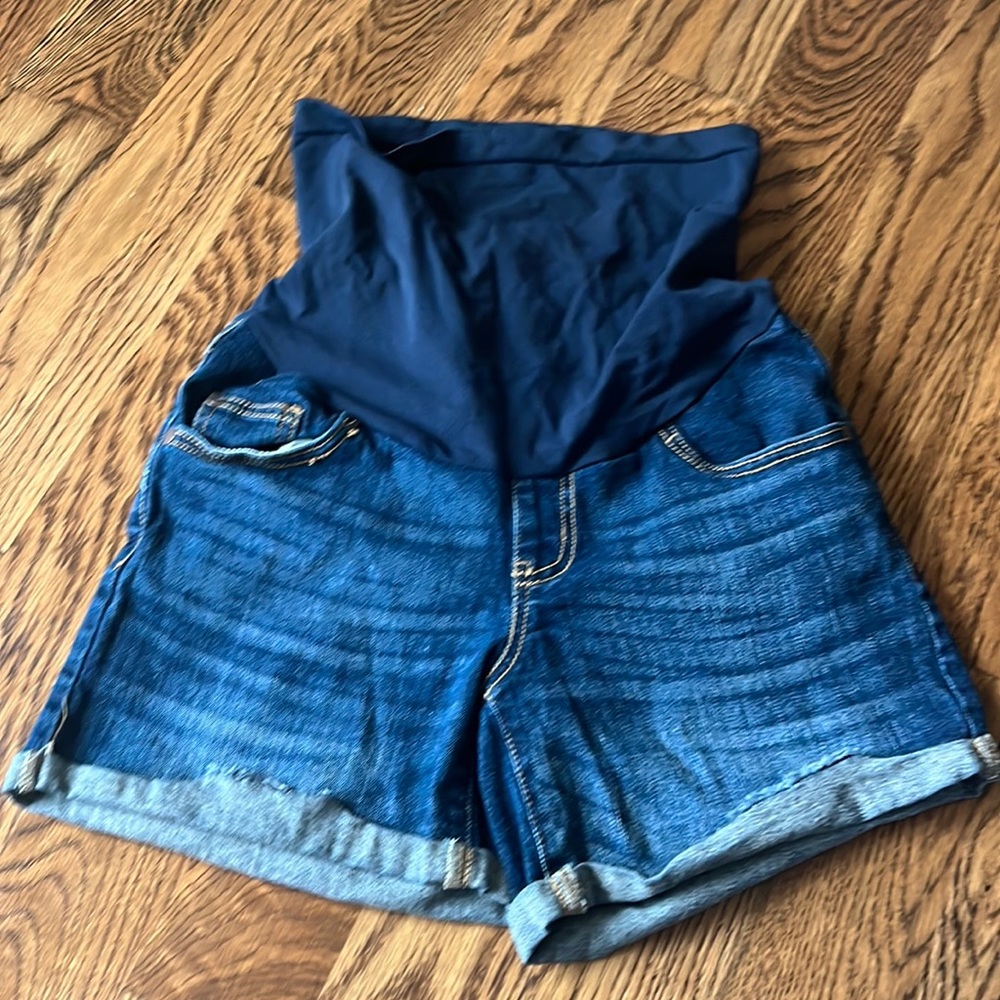 XS maternity shorts